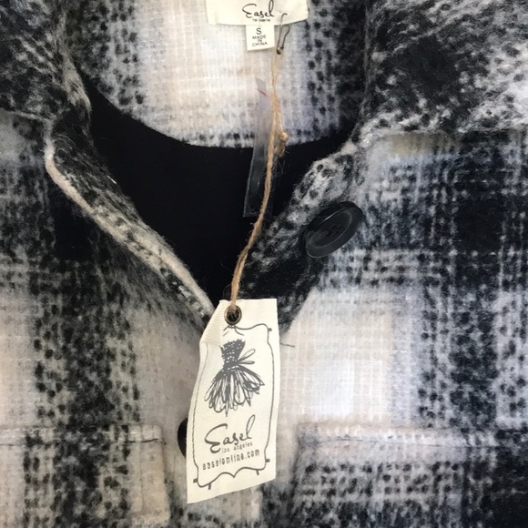 NWT- Women’s Button Front Plaid Coat, Poly/Wool - Picture 3 of 8